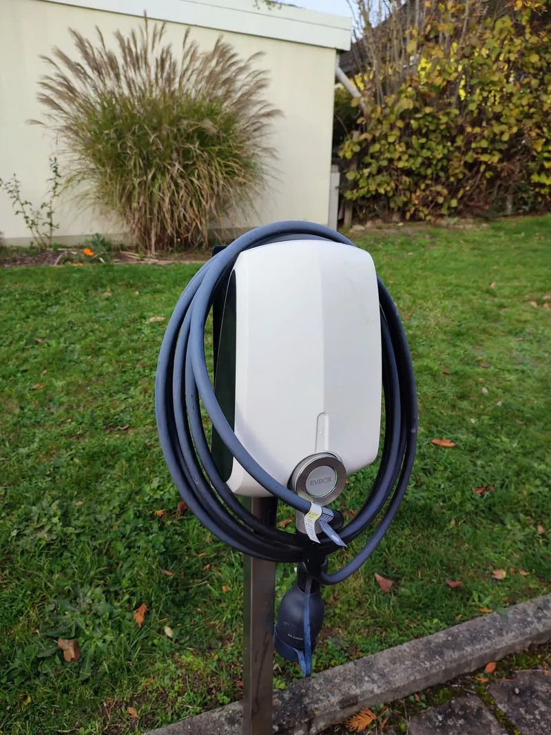 Eigene 11 kW Wallbox mit Typ-2-Anschluss am Stellplatz der Ferienwohnung in Eichenzell